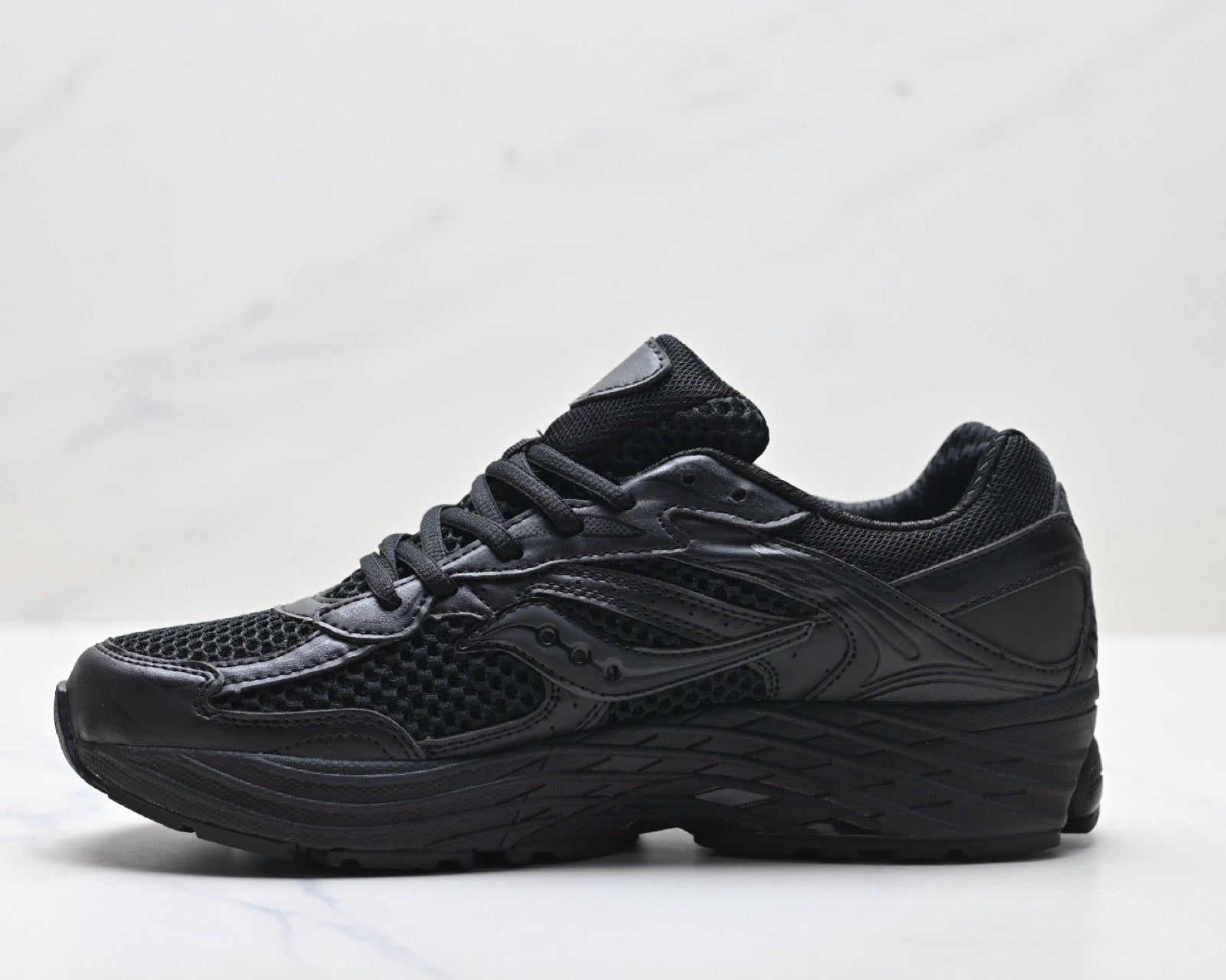 Saucony ProGrid Omni 9 Unisex Lifestyle Trainers
