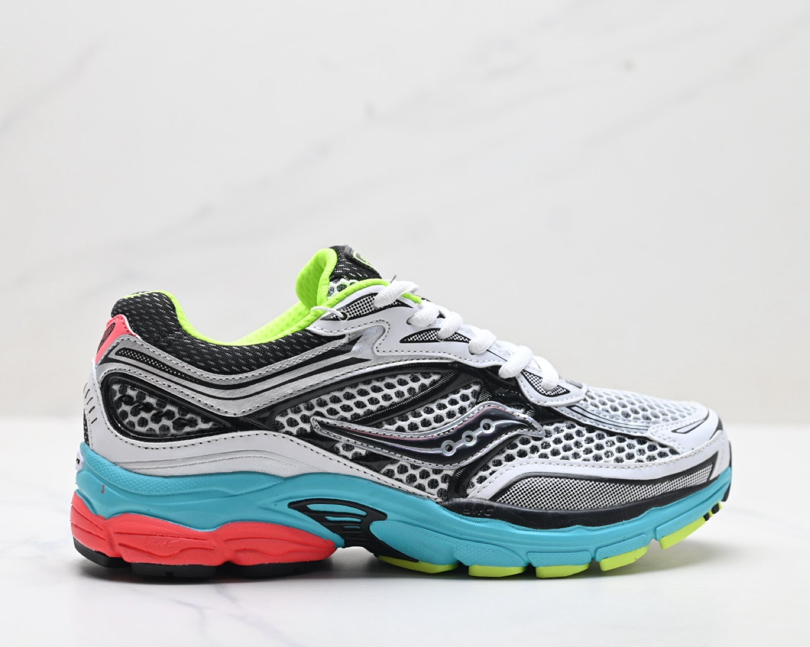 Saucony ProGrid Omni 9 Unisex Lifestyle Trainers