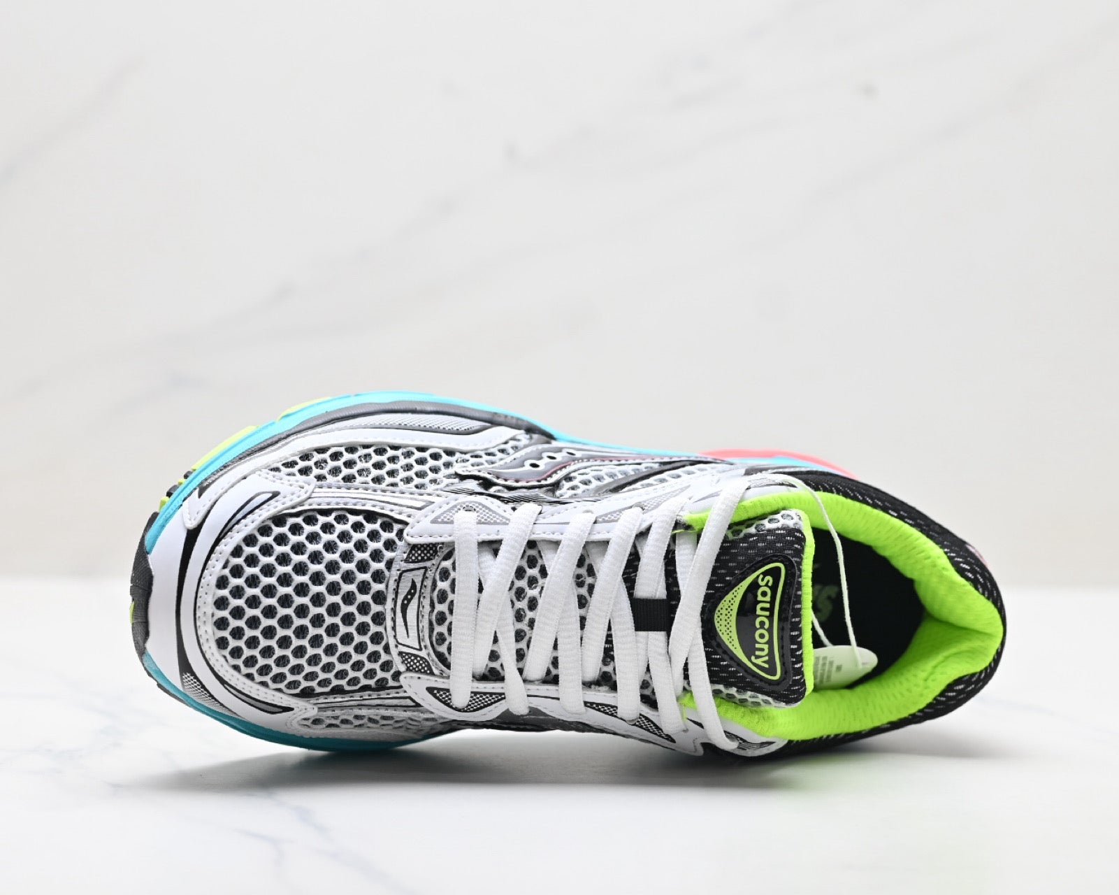 Saucony ProGrid Omni 9 Unisex Lifestyle Trainers