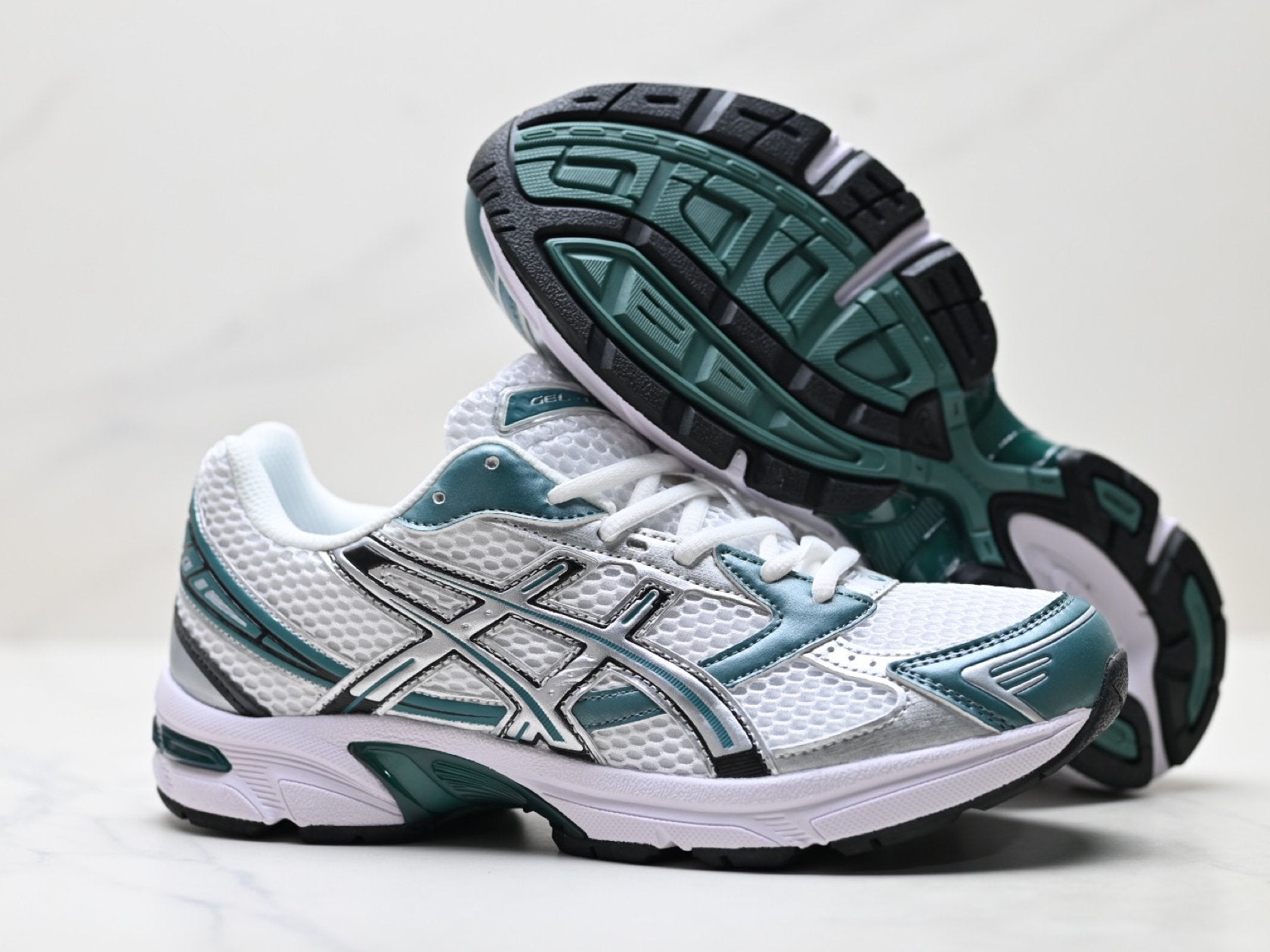 ASICS GEL-1130 Men's SportStyle Trainers