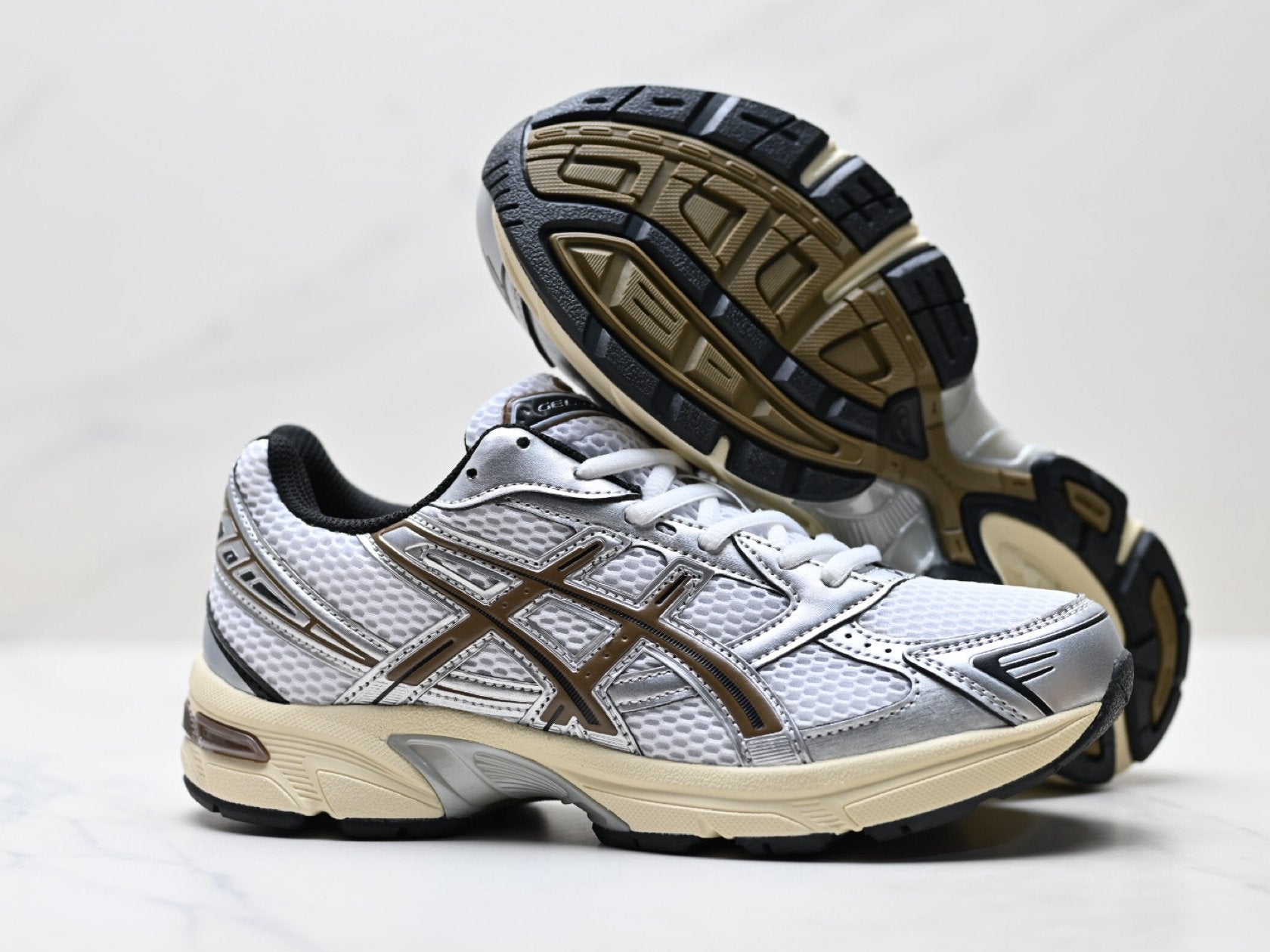 ASICS GEL-1130 Men's SportStyle Trainers
