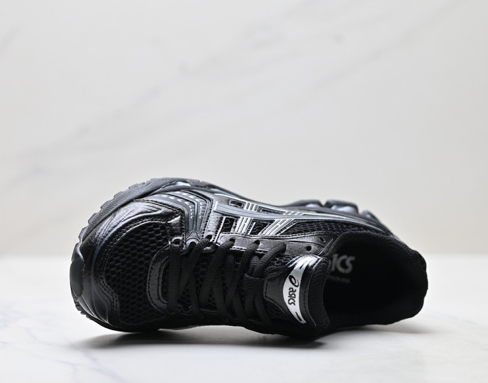 ASICS Gel-Kayano 14 Men's SportStyle Trainers