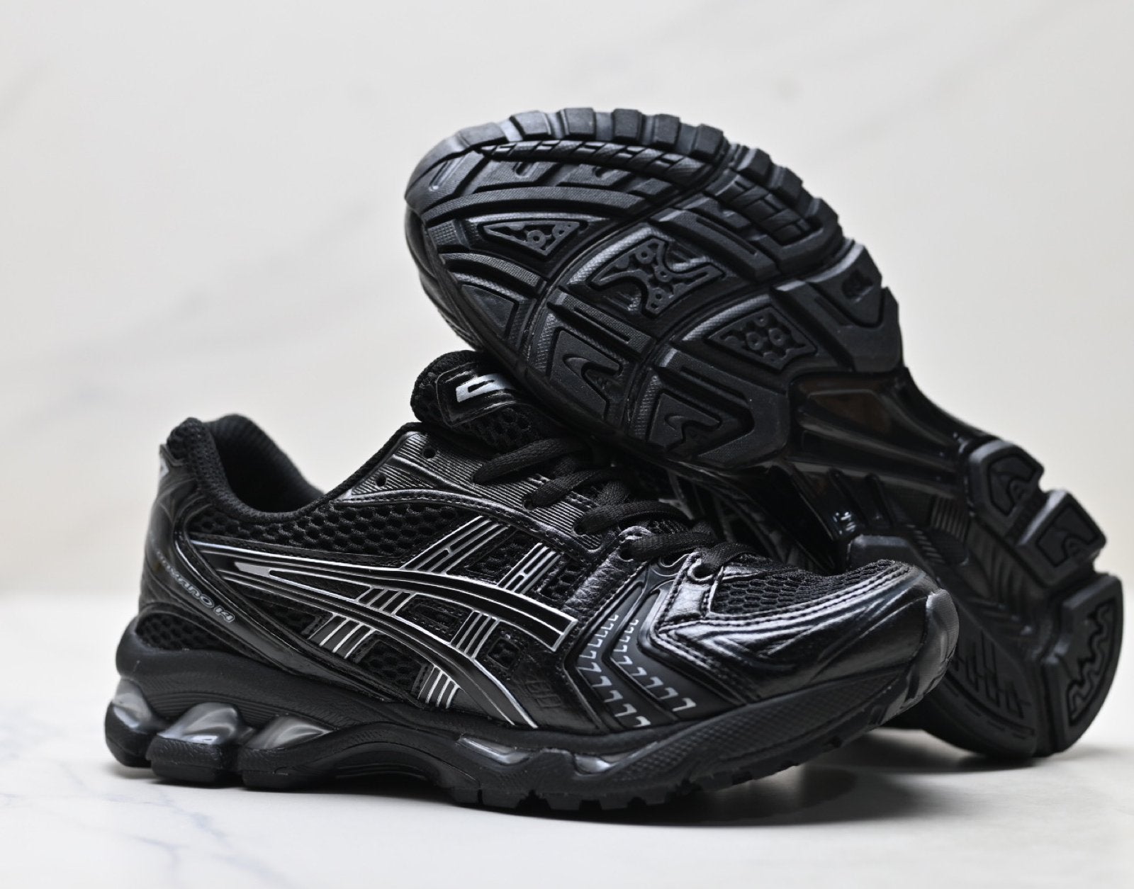 ASICS Gel-Kayano 14 Men's SportStyle Trainers