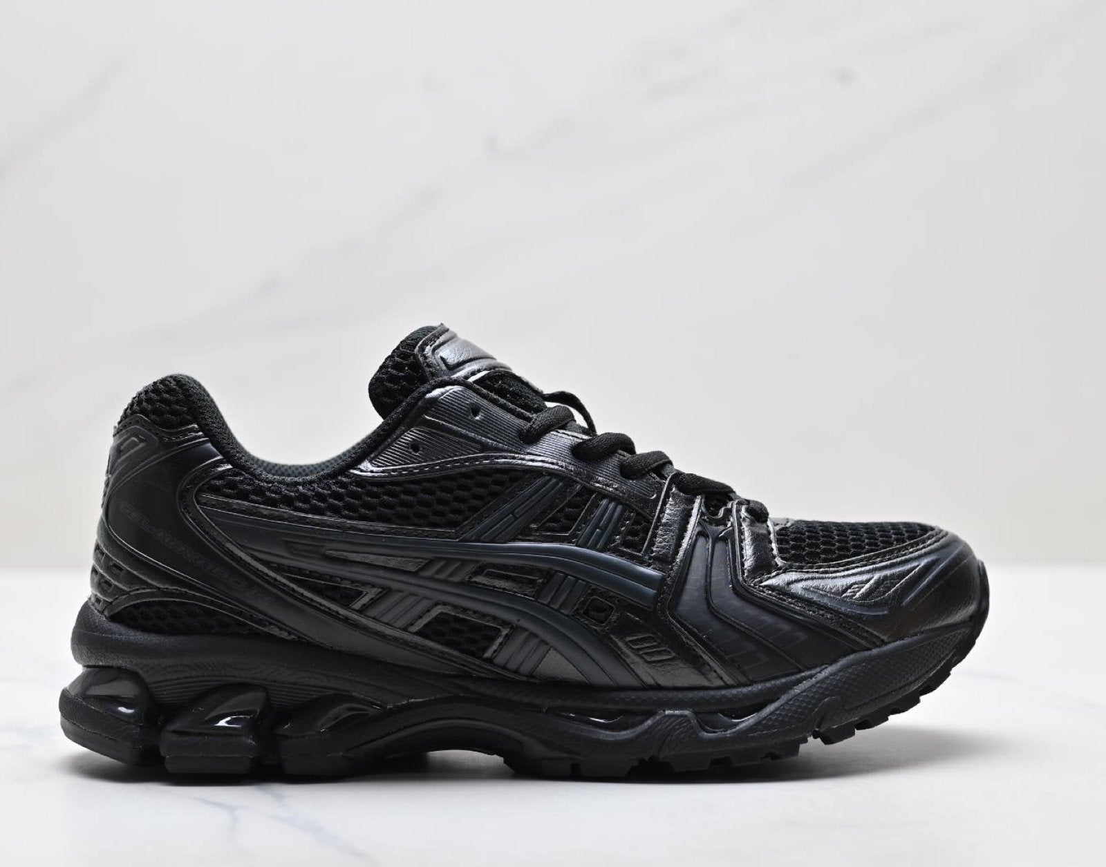ASICS Gel-Kayano 14 Men's SportStyle Trainers