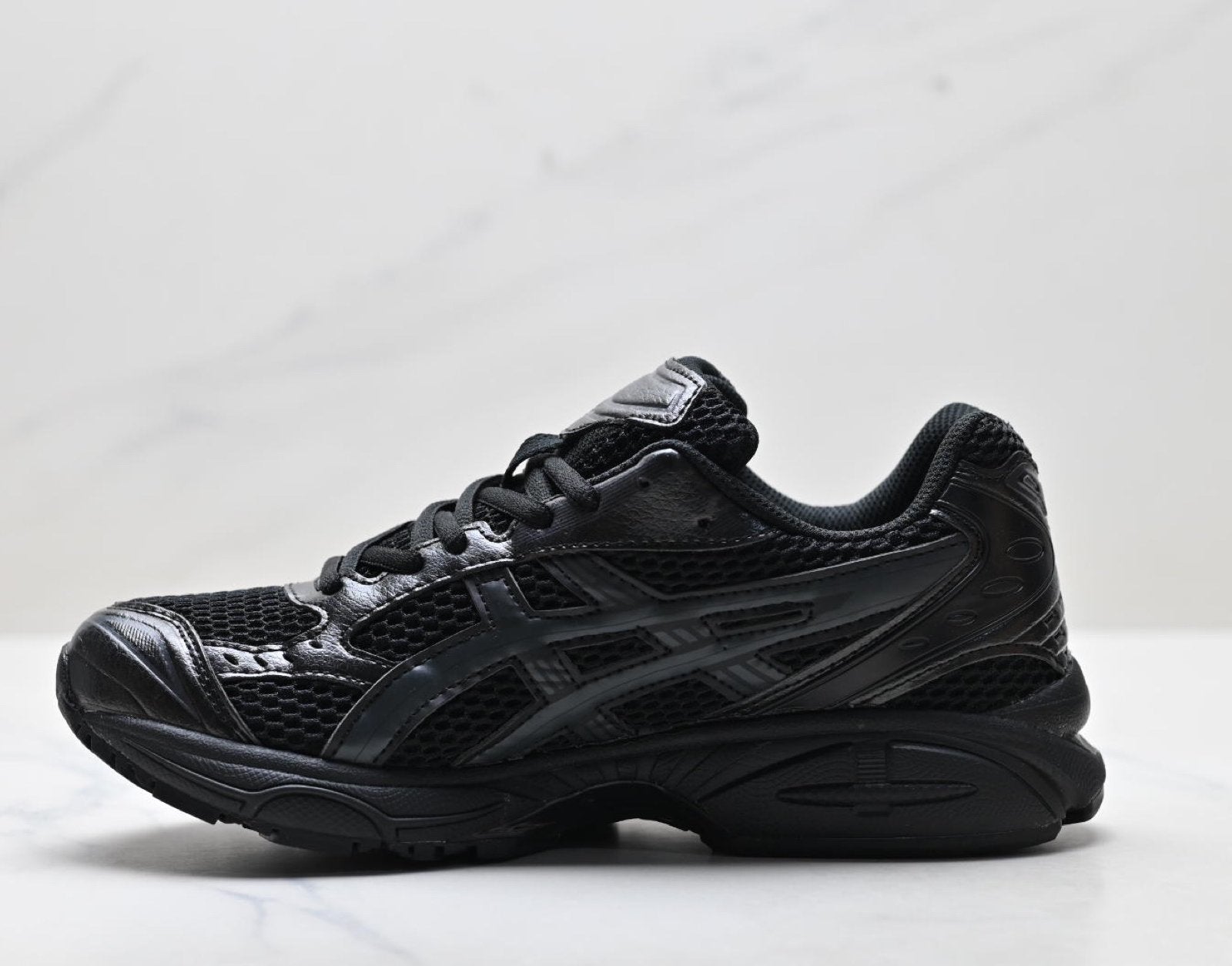 ASICS Gel-Kayano 14 Men's SportStyle Trainers