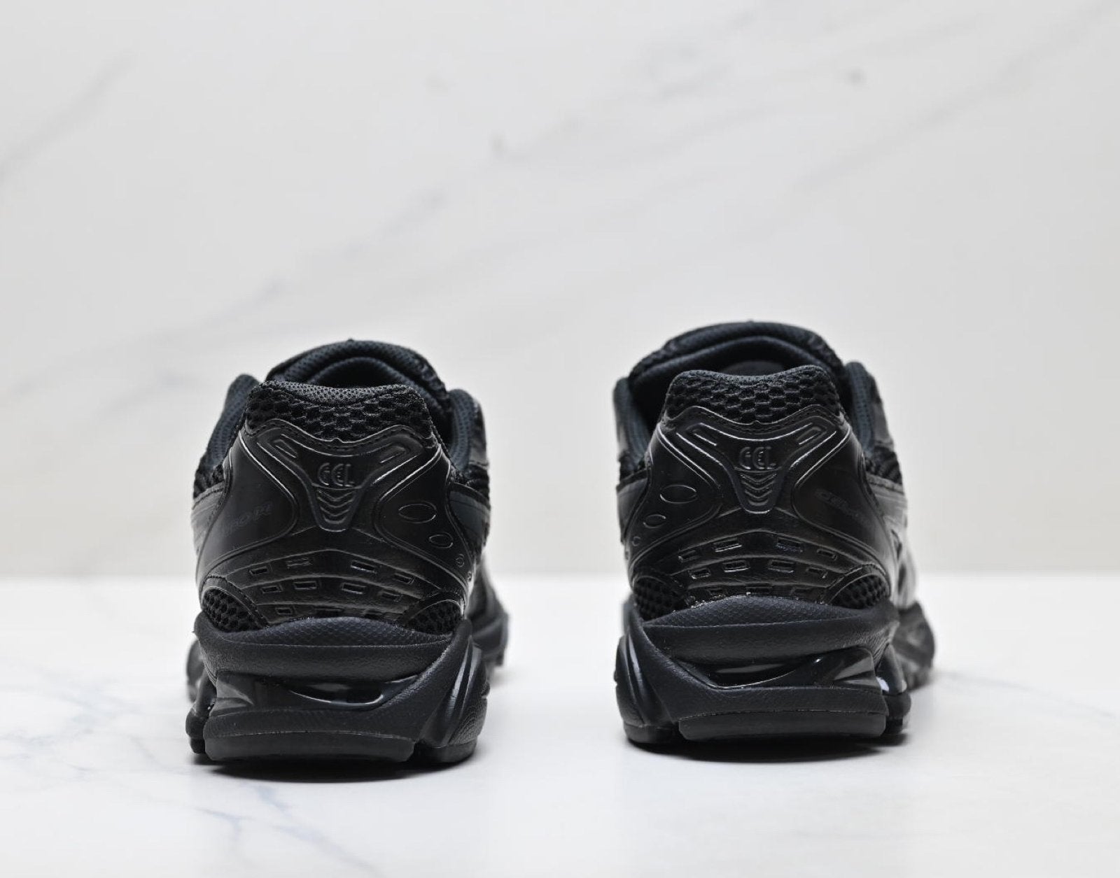 ASICS Gel-Kayano 14 Men's SportStyle Trainers