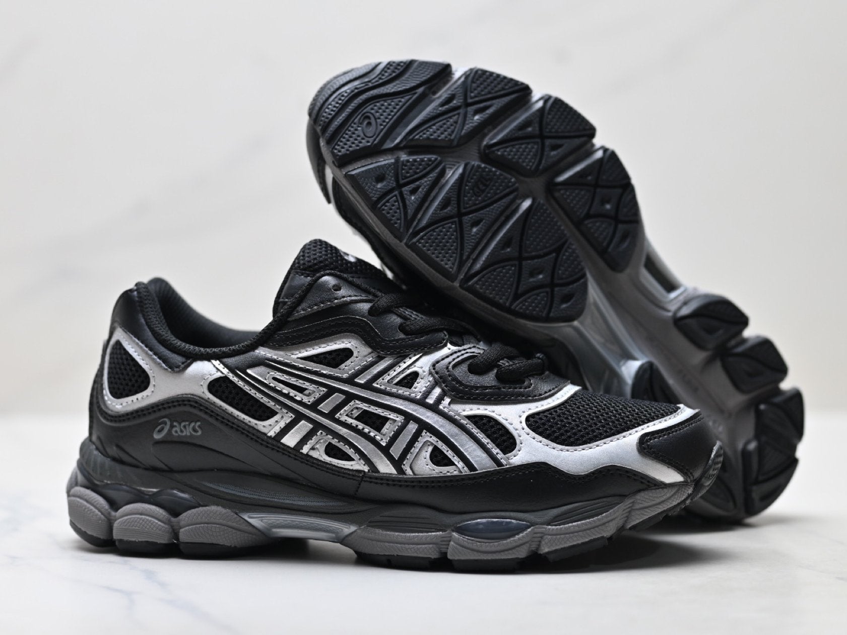 ASICS GEL-NYC Men’s SportStyle Trainers