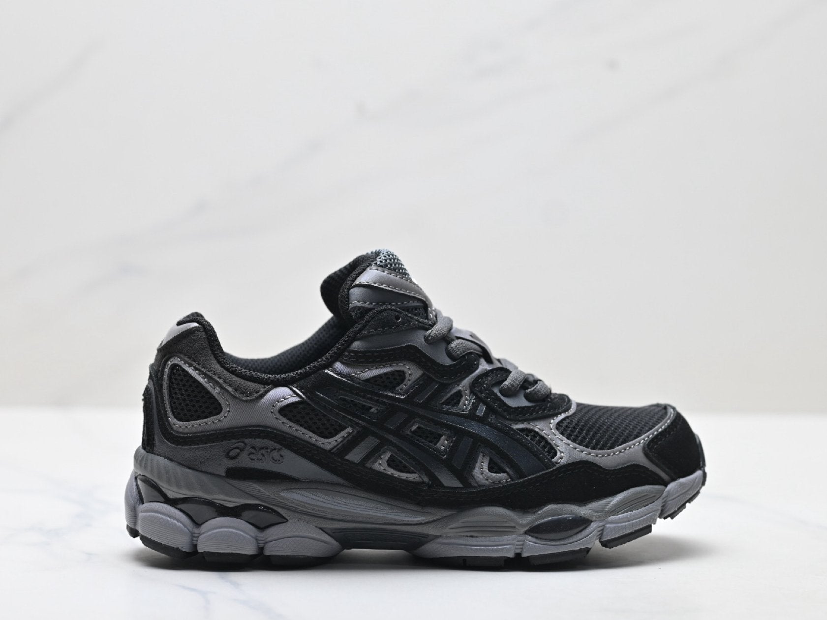 ASICS GEL-NYC Men’s SportStyle Trainers