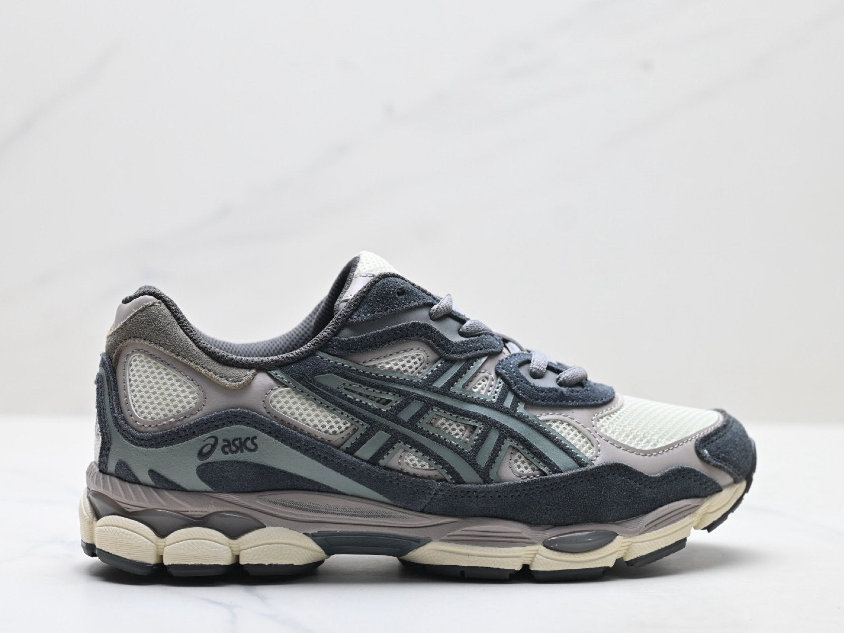 ASICS GEL-NYC Men’s SportStyle Trainers