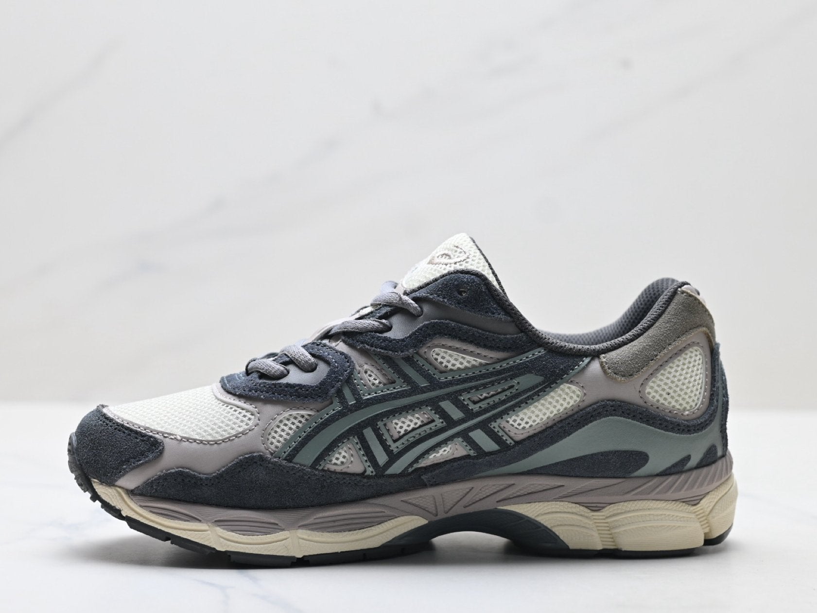 ASICS GEL-NYC Men’s SportStyle Trainers