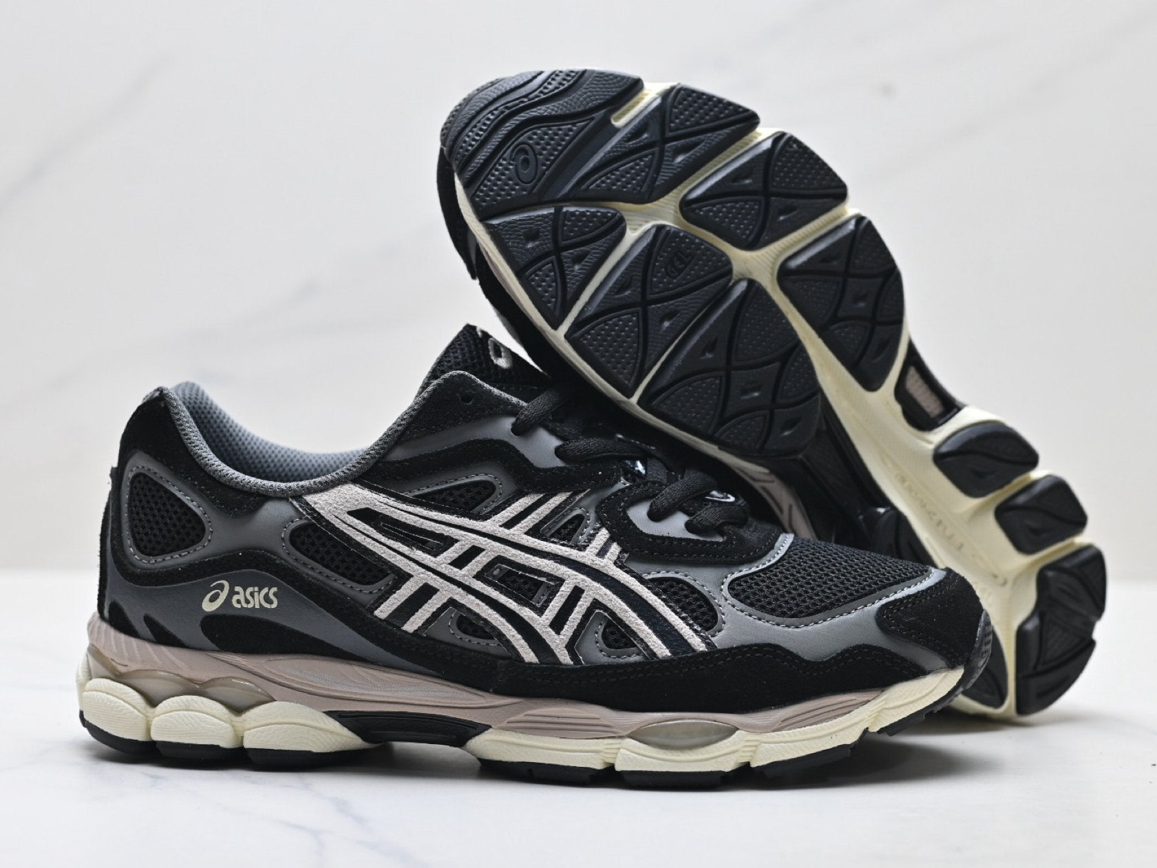 ASICS GEL-NYC Men’s SportStyle Trainers
