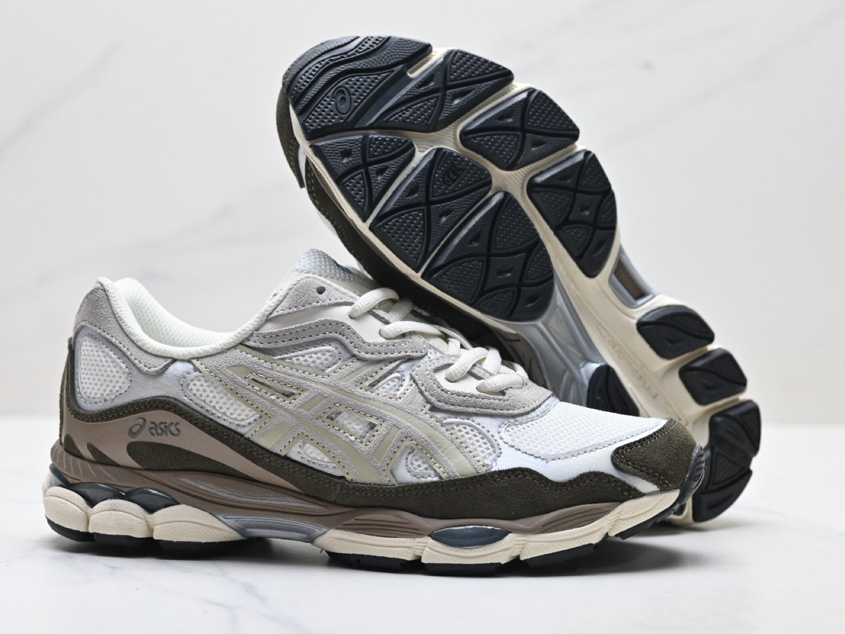 ASICS GEL-NYC Men’s SportStyle Trainers