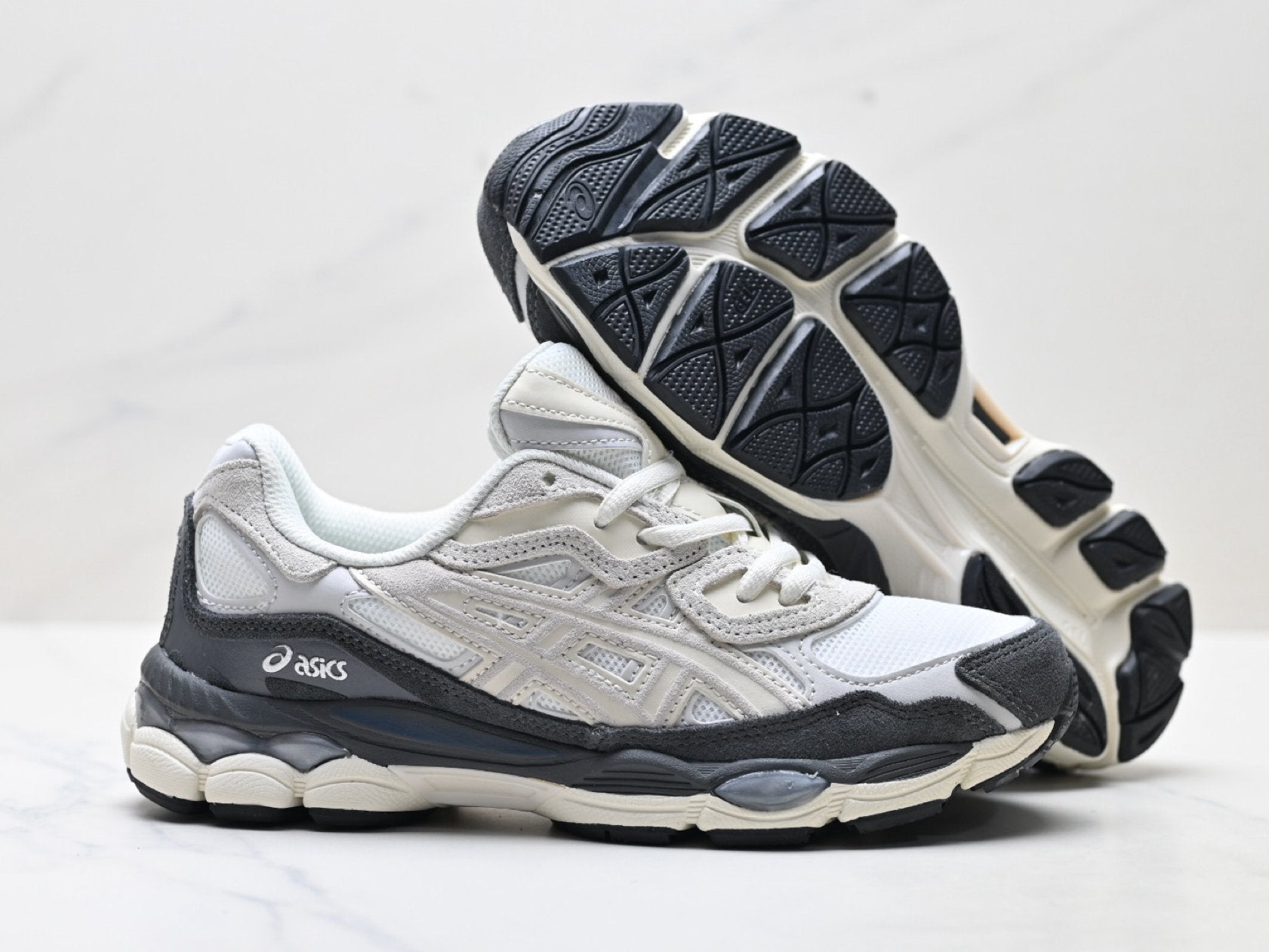 ASICS GEL-NYC Men’s SportStyle Trainers