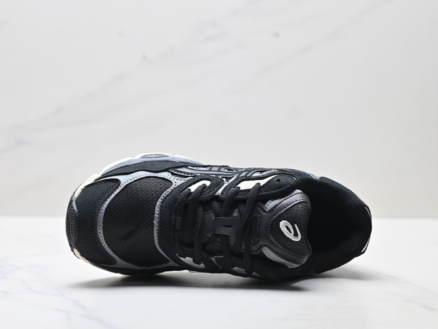 ASICS GEL-NYC Men’s SportStyle Trainers