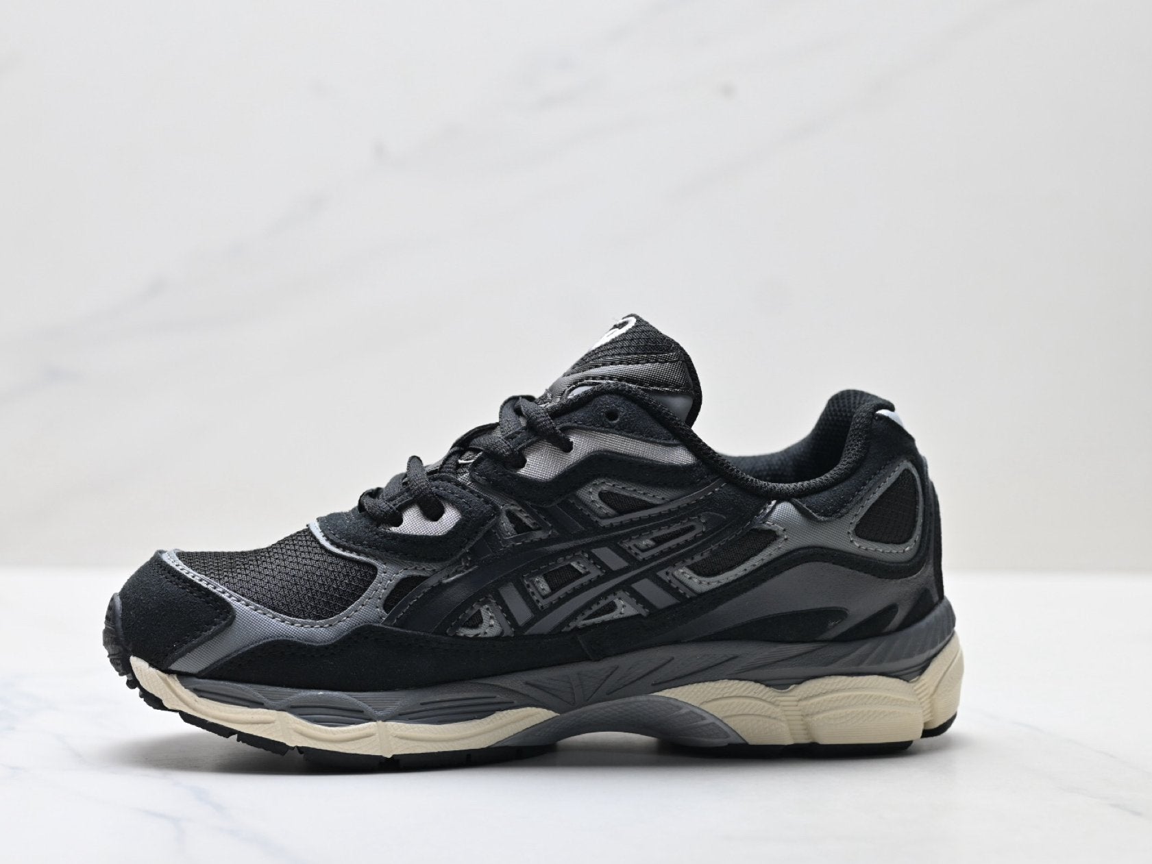 ASICS GEL-NYC Men’s SportStyle Trainers
