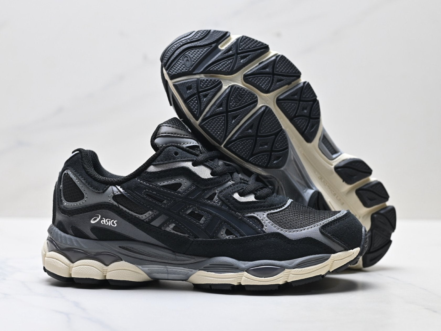 ASICS GEL-NYC Men’s SportStyle Trainers