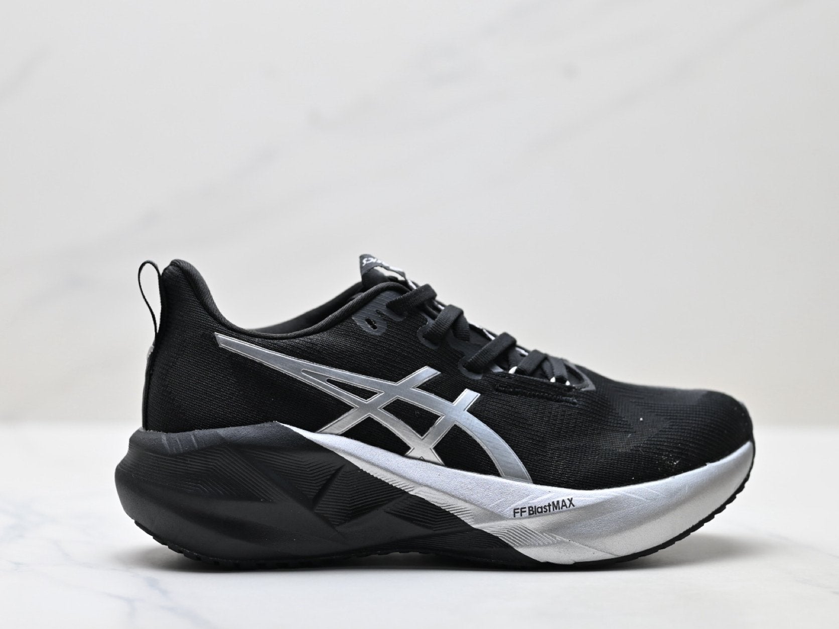 ASICS Novablast 5 Men's Running Shoes