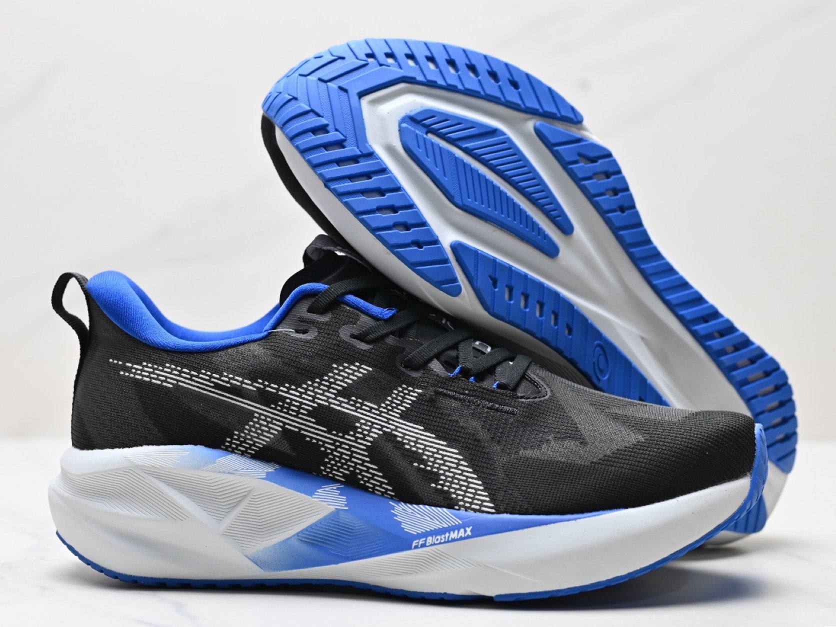 ASICS Novablast 5 Men's Running Shoes