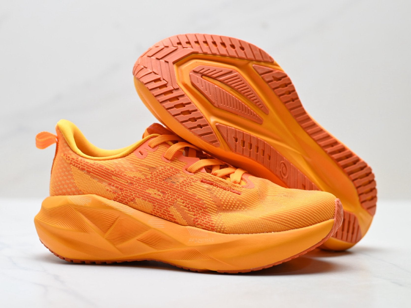 ASICS Novablast 5 Men's Running Shoes