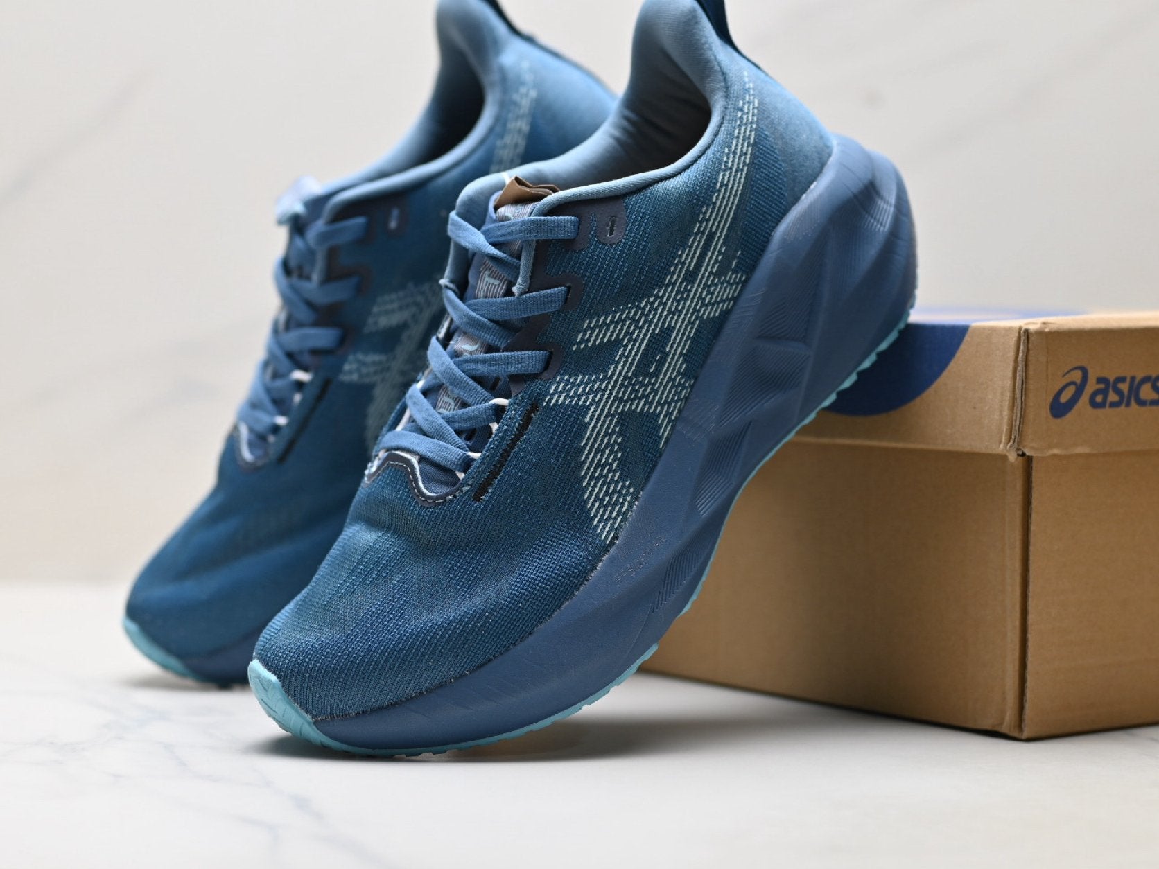 ASICS Novablast 5 Men's Running Shoes