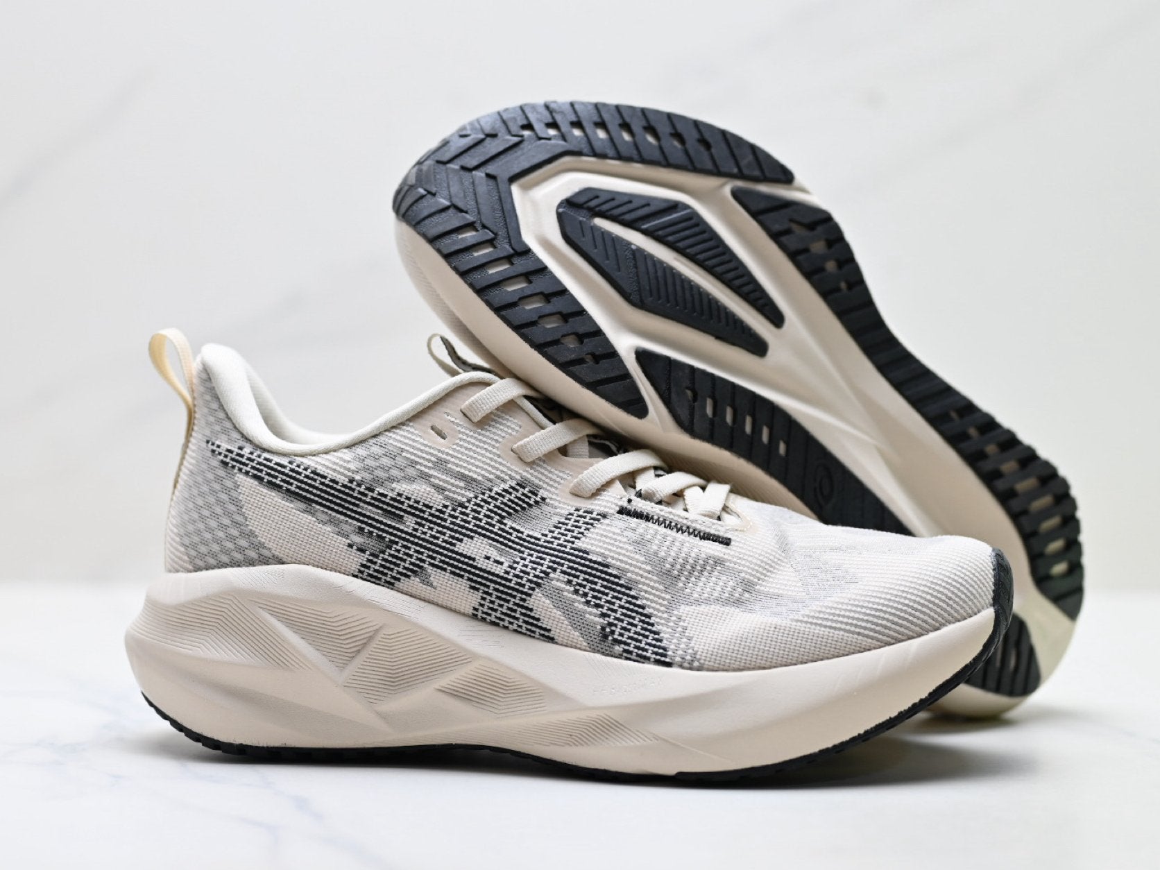 ASICS Novablast 5 Men's Running Shoes